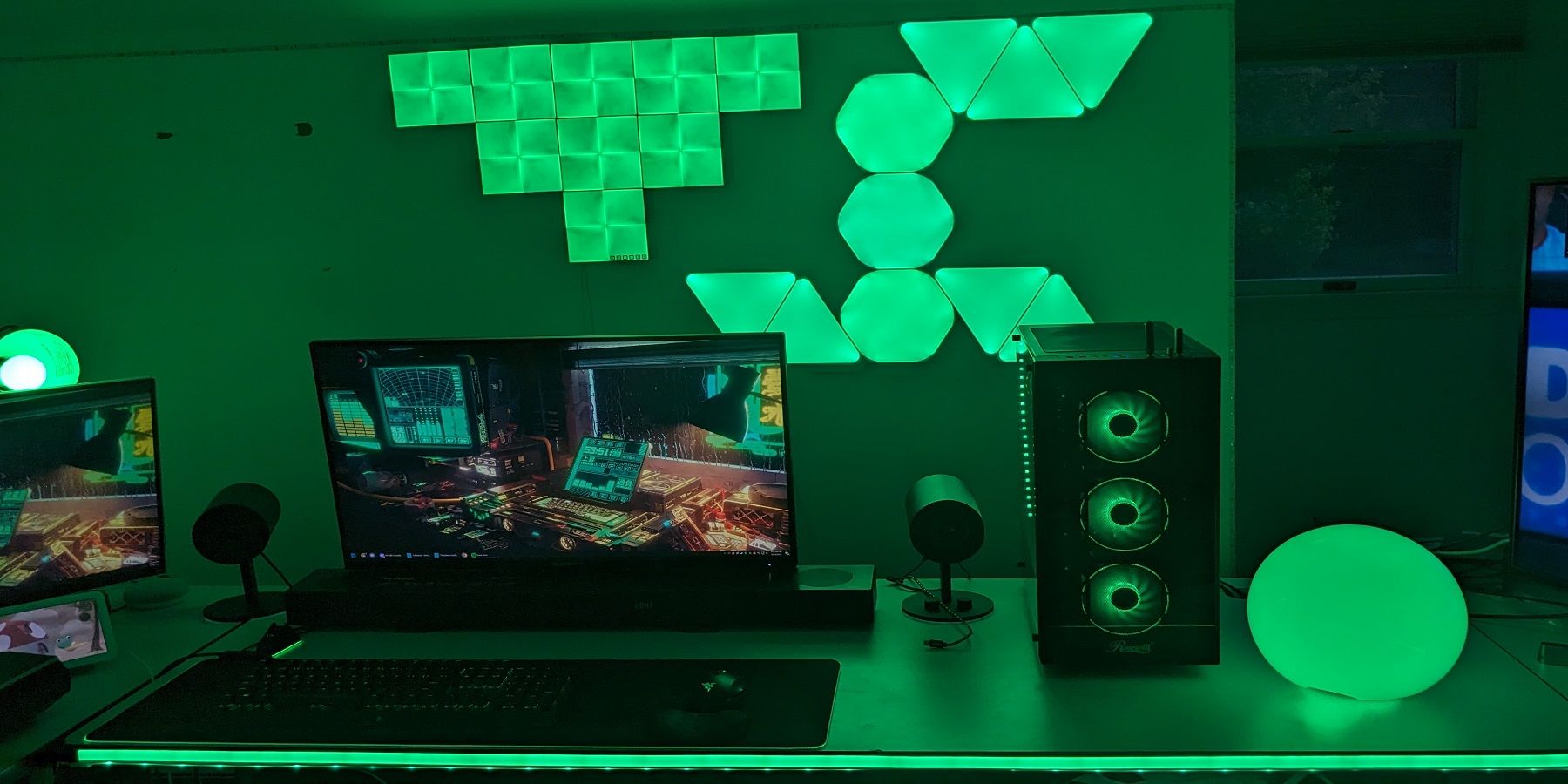 Nanoleaf Shapes Gaming Rig