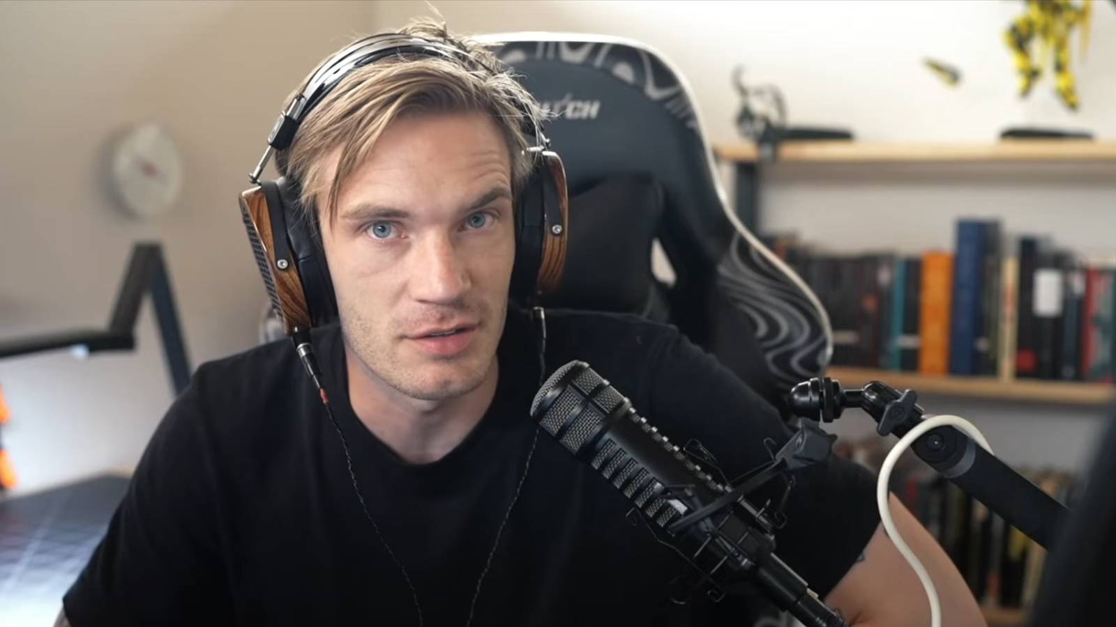 pewdiepie-felix-kjellberg-break-youtube-father