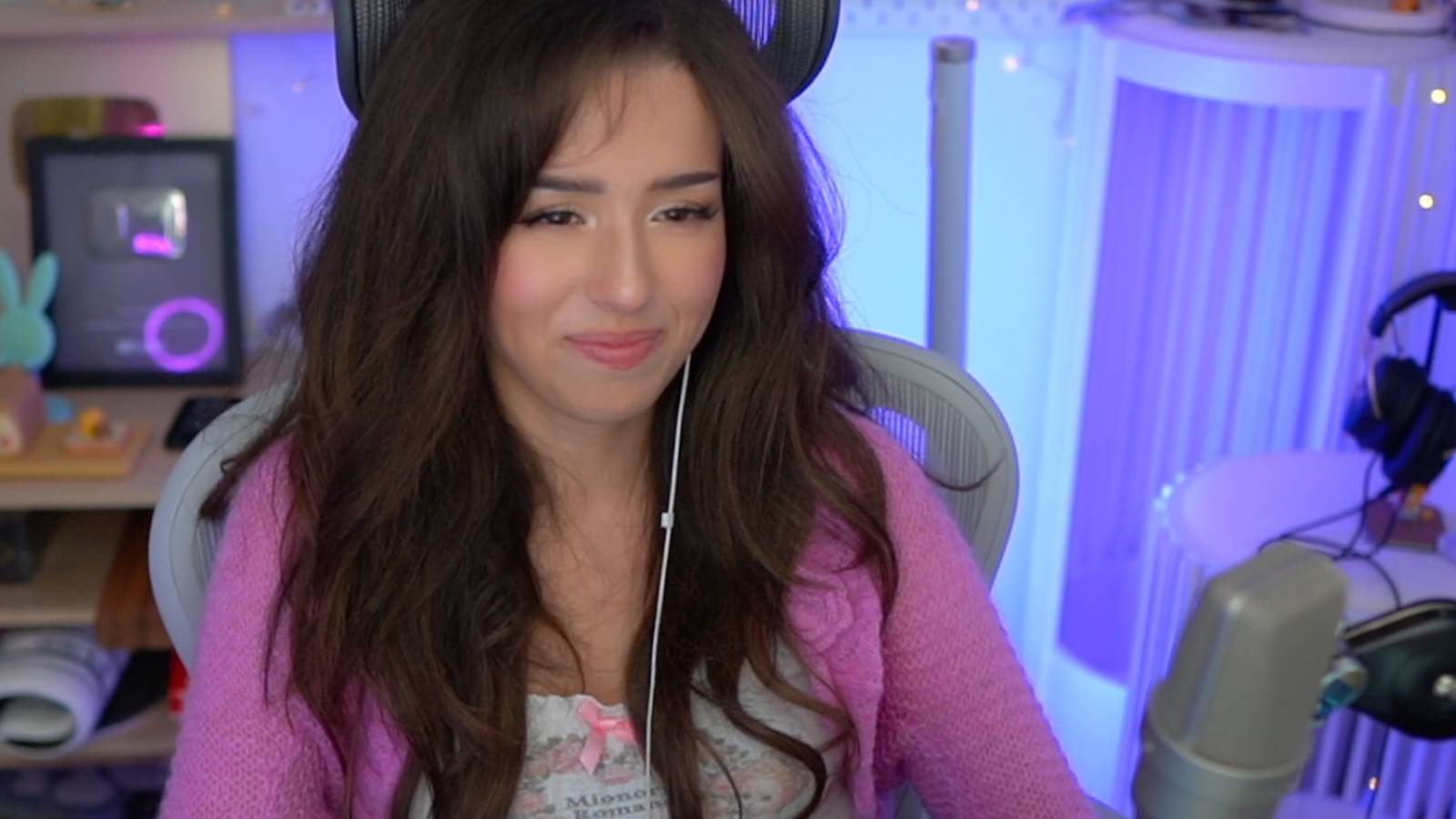 Pokimane explains not leaving Twitch