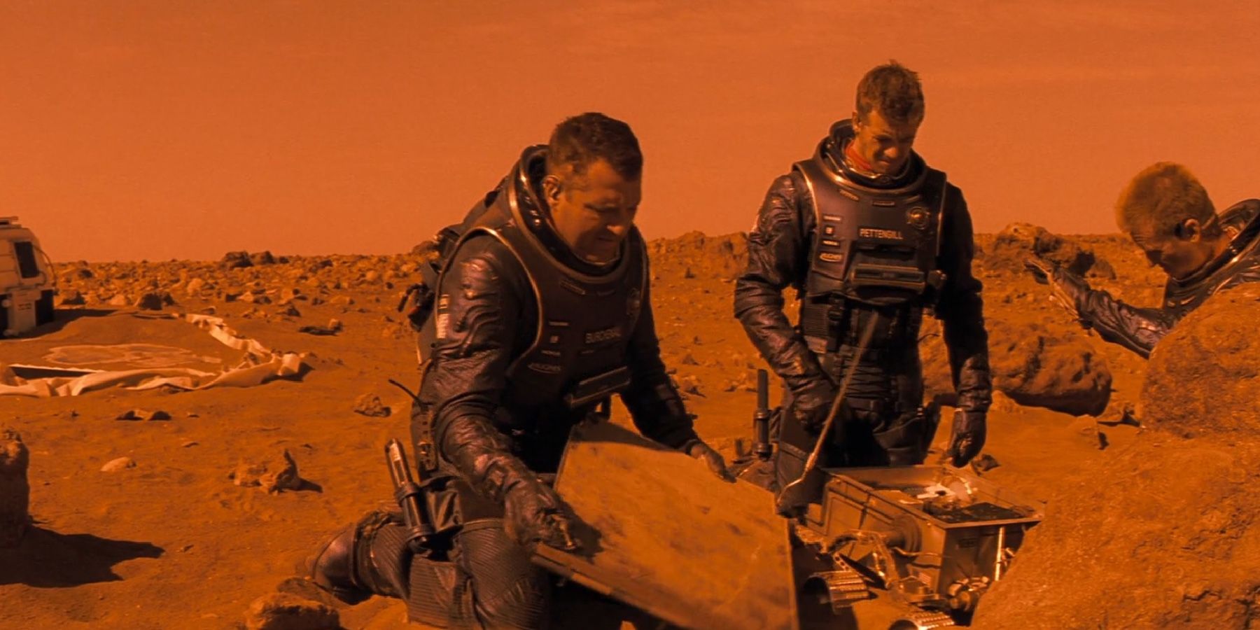 Tom-Sizemore-Simon-Baker-and-Val-Kilmer-in-Red-Planet