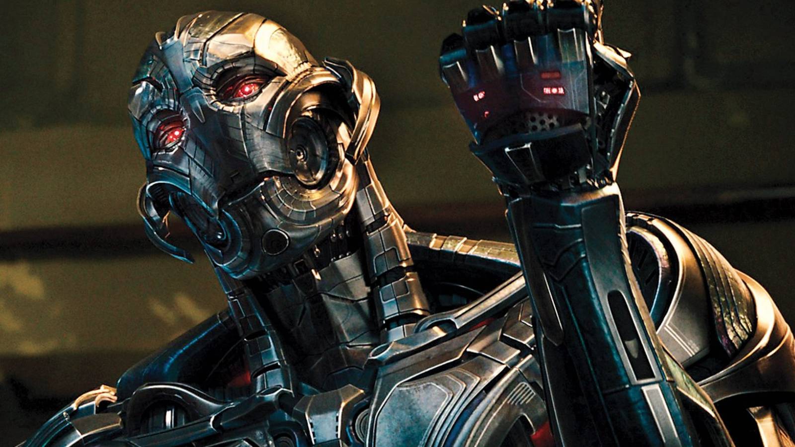 Ultron clenching a fist in Avengers Age of Ultron