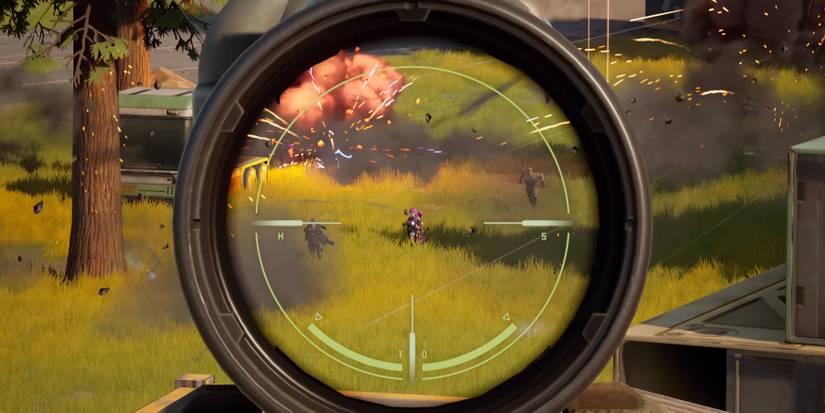 A lone wolf aiming at a squad