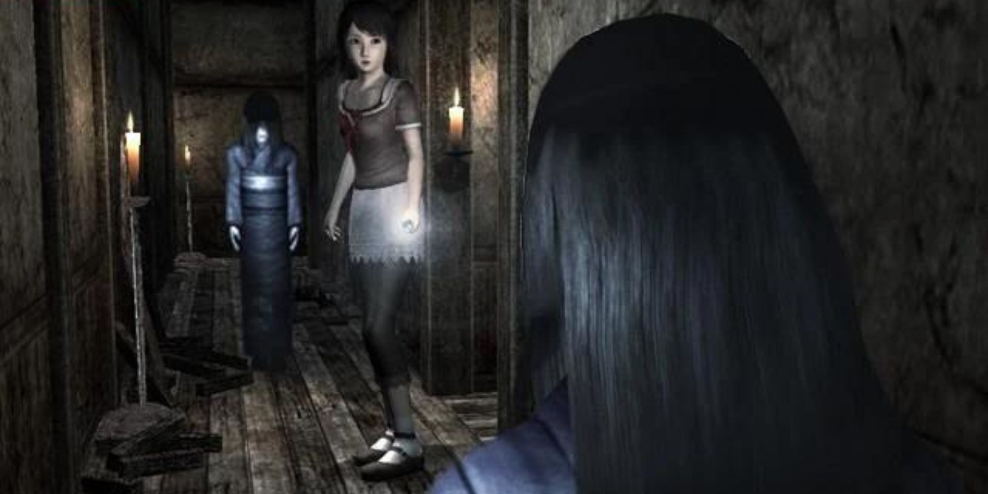 Akane Kiryu approaching the player in Fatal Frame 2