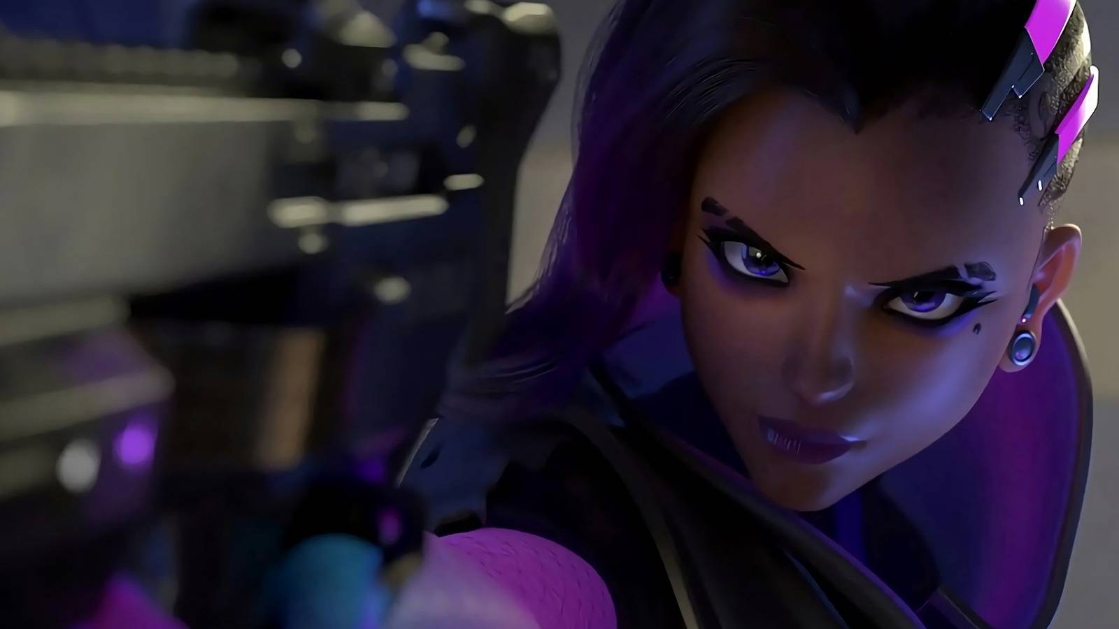 amazing-overwatch-2-skin-concept-combines-sombra-with-cyberpunks-lucy