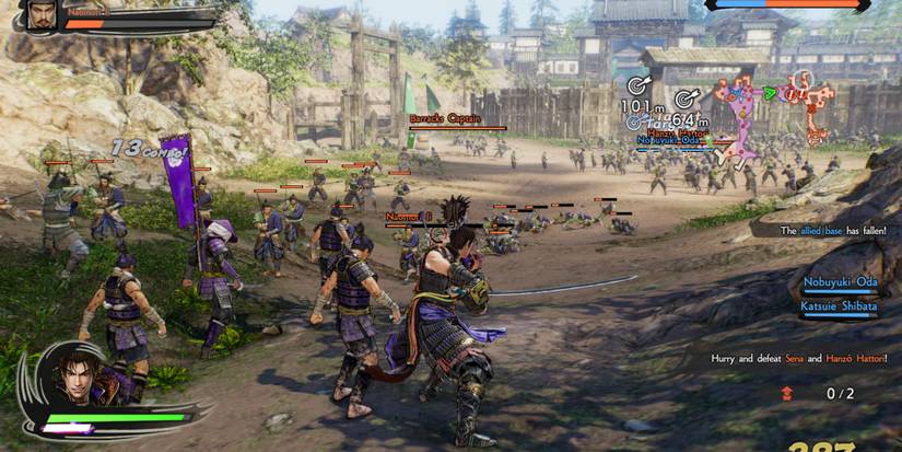 Fighting enemies in Samurai Warriors 5