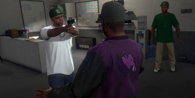 Stretch about to kill D in Grand Theft Auto 5