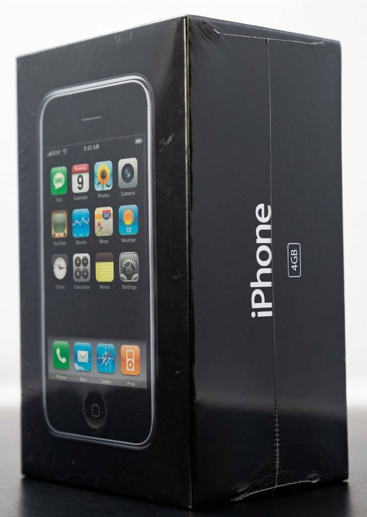 iphone-auction-190k-price-original-box-lcg-july-2023