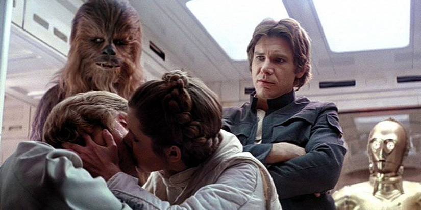 Luke Skywalker and Princess Leia Organa kiss