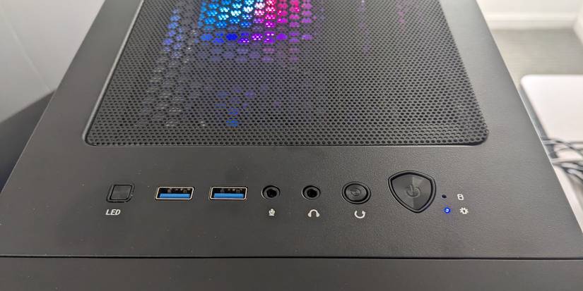 MSI Mag Forge 112R Front I/O Panel