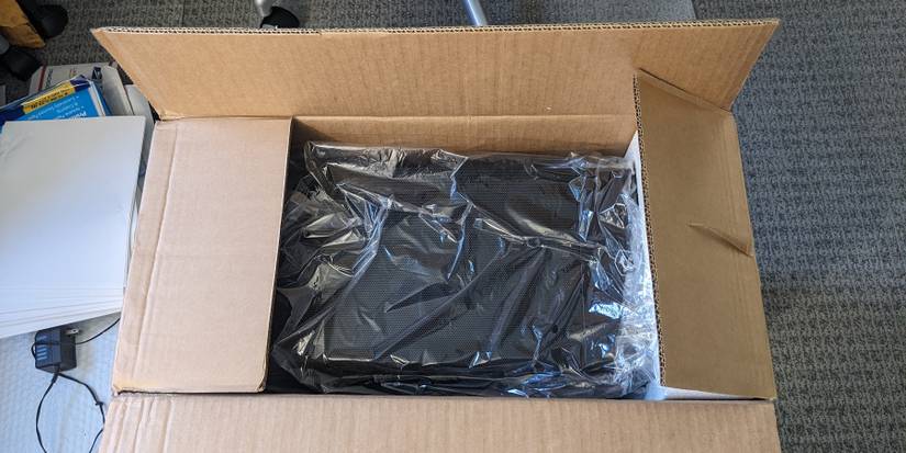 MSI Mag Forge 112R Package Top