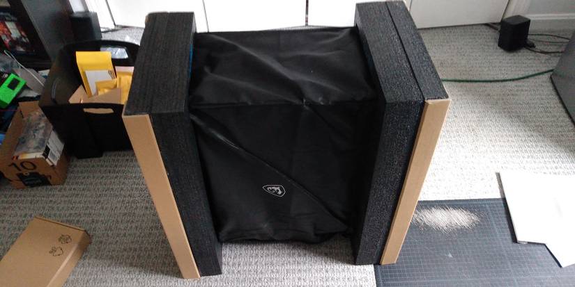 MSI MEG Prospect 700R Box Contents #3