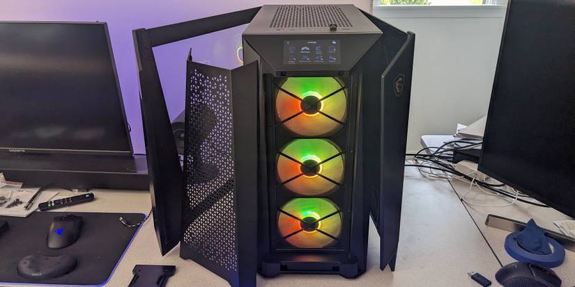 MSI MEG 700R Front Dust