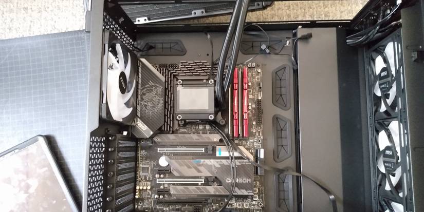 MSI MEG 700R Motherboard Install