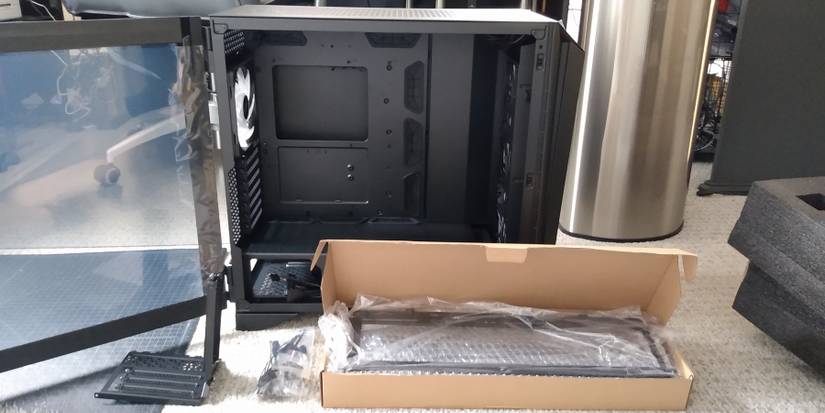 MSI Meg Prospect 700R Box Contents #6