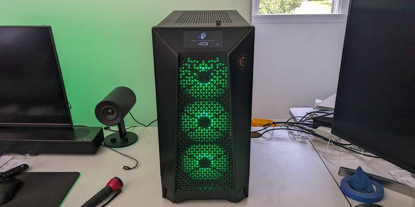 MSI MEG 700R Case
