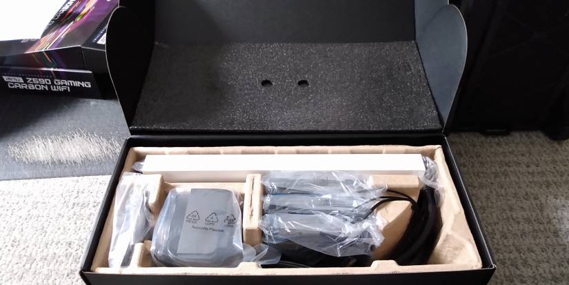 MSI S360 Box Contents