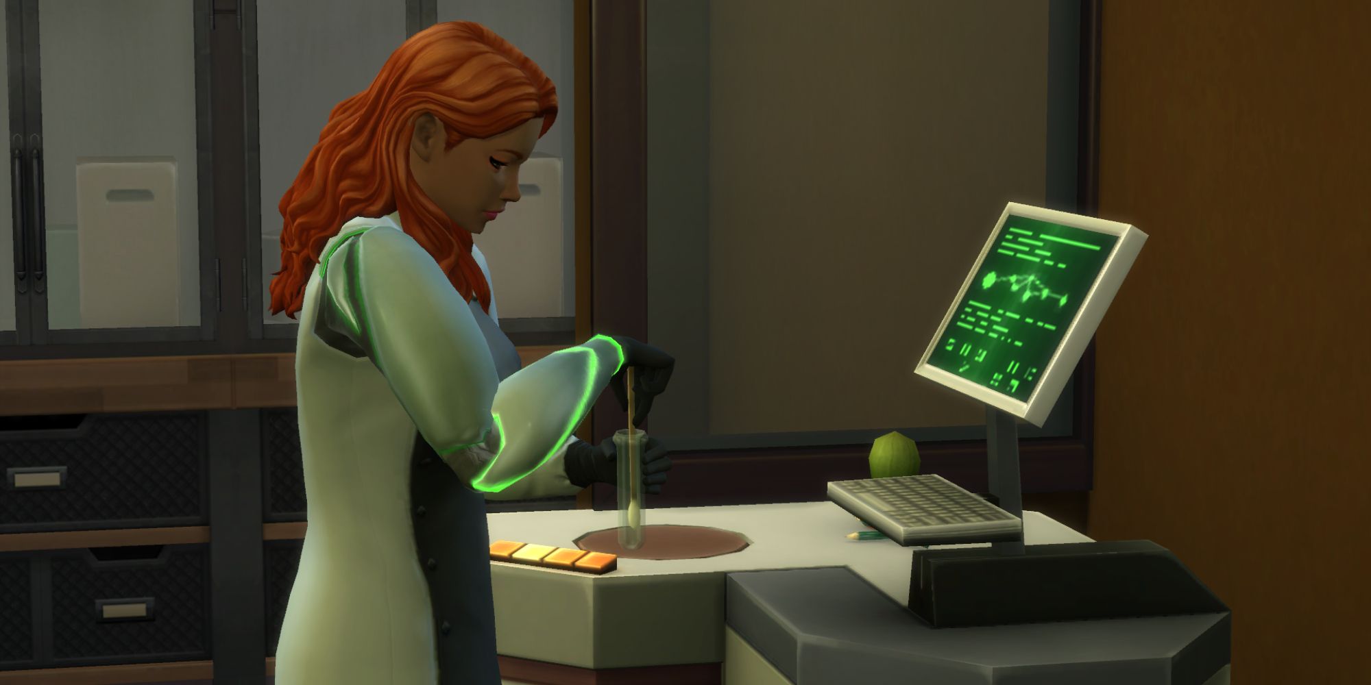 Uma cientista Sim analisa uma amostra de sua carreira no The Sims 4