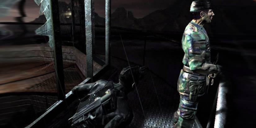 Tom Clancy’s Splinter Cell Chaos Theory sam sneaking on guard