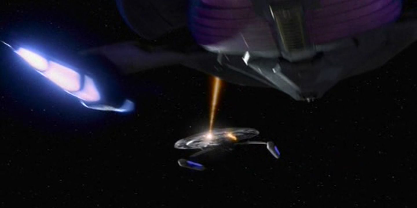 The USS Centaur engages a Jem'Hadar vessel.