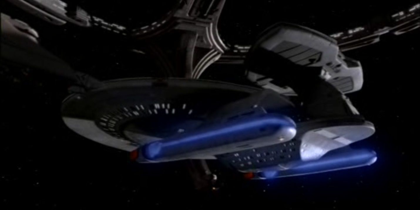 The USS T'Kumbra docked at Deep Space Nine.