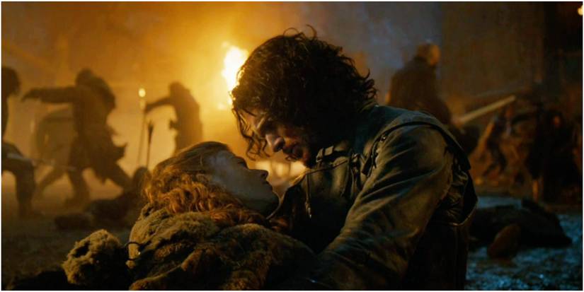 Ygritte dies in Jon Snow's arms in the Battle of Castle Black in Game of Thrones.