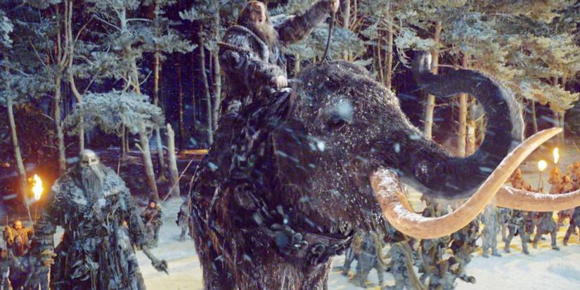 Mance's host consists of giants mounted on mammoths in Game of Thrones.