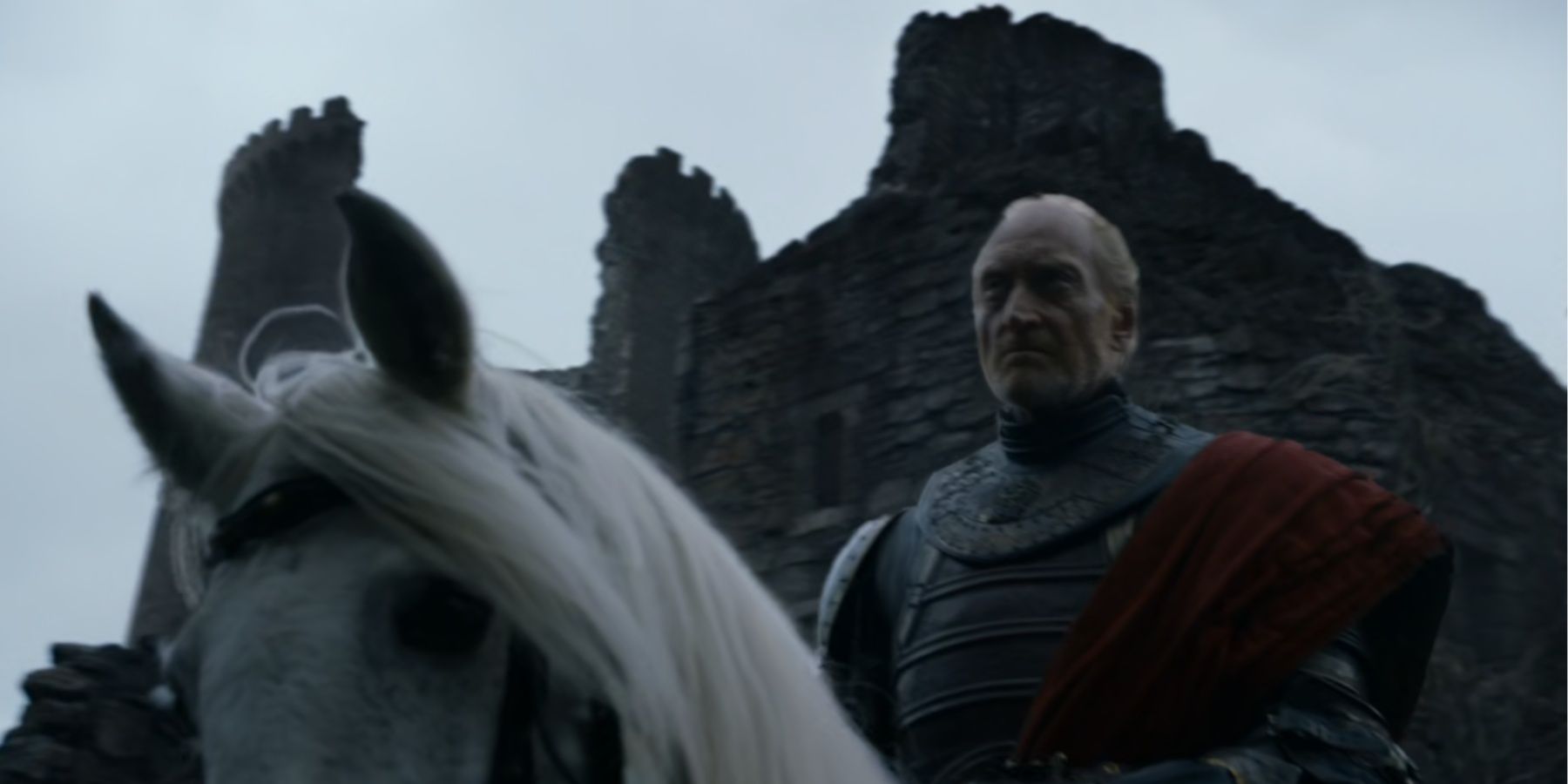 Tywin Lannister arrives at Harrenhal in Game of Thrones.