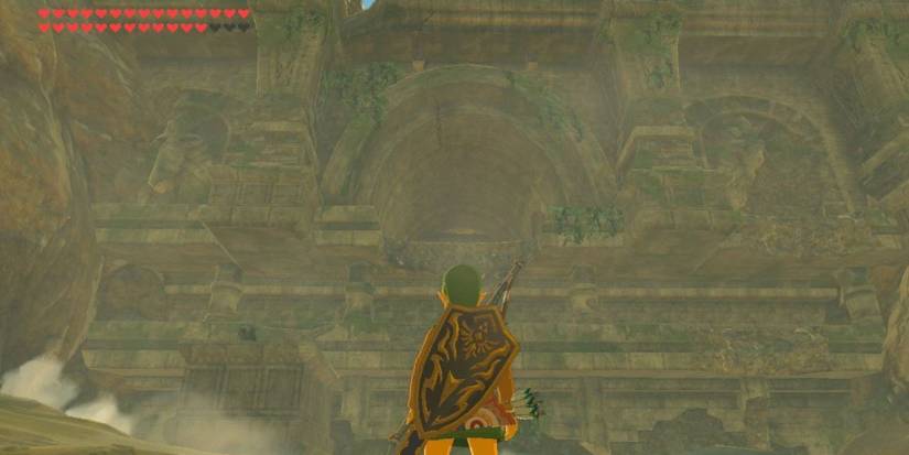 Link about to enter the Forgotten Temple