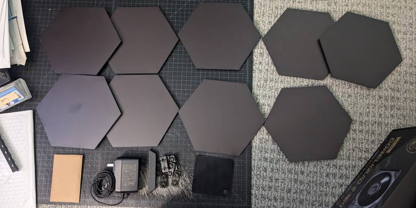 Nanoleaf Shapes Black Hexagons Box Contents #3
