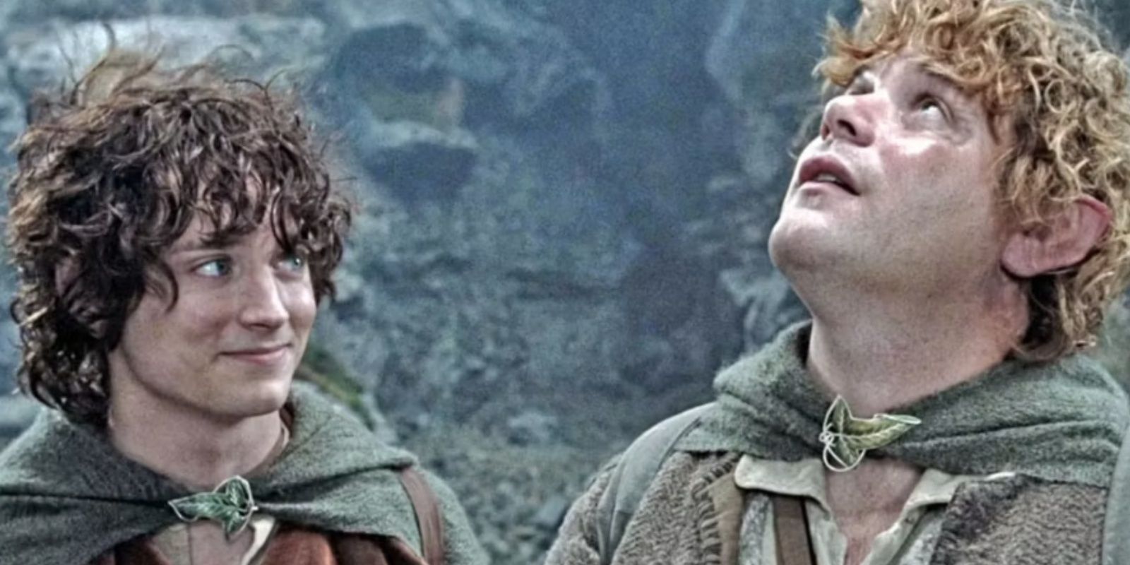 Elijah Wood as Frodo Baggins and Sean Astin as Samwise Gamgee in The Lord of the Ring: The Two Towers