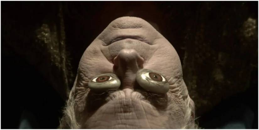 Jon Arryn on a bier in Game of Thrones.