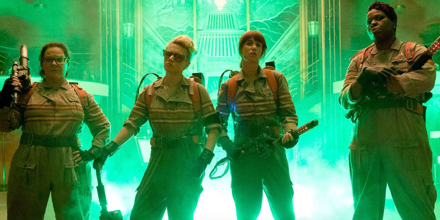 ghostbusters reboot cast standing in a line