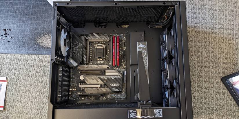 MPG Gungnir 300R Installation Motherboard