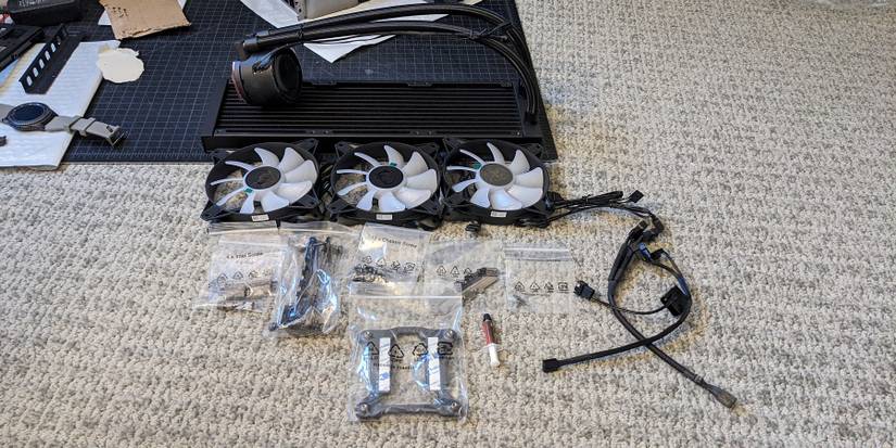 MSI CoreLiquid E360 Contents #2