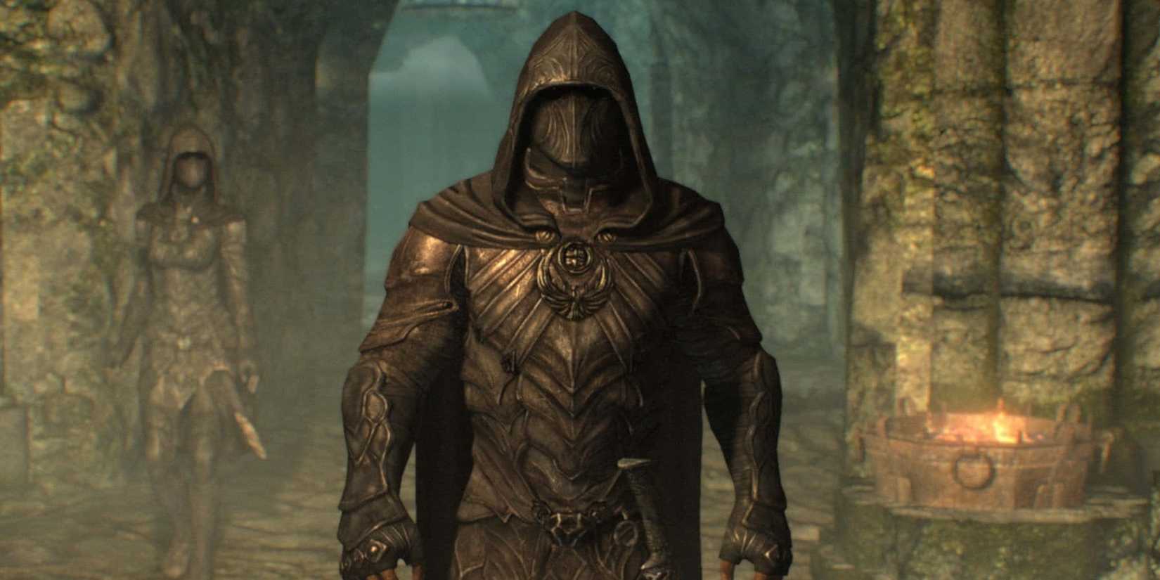 Thieves Guild members have access to a feature that makes it easier to loot in Skyrim