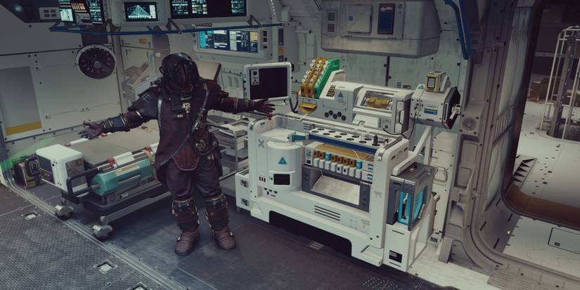 starfield player at the pharmacy workbench in their ship