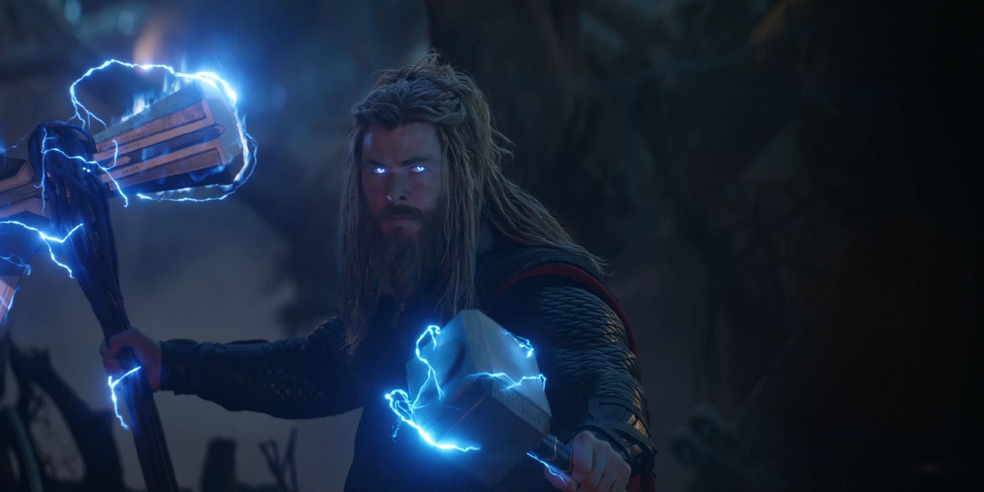 MCU Thor wielding Mjolnir and Strombreaker