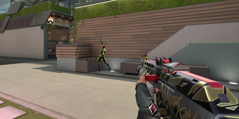 Valorant flanking to counter Viper line ups