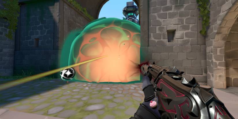 Valorant spamming through smokes
