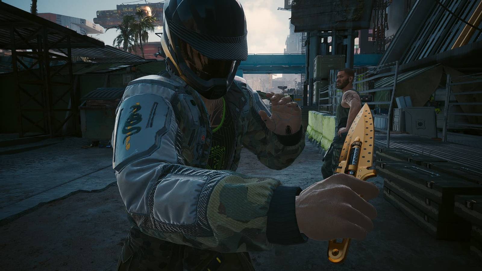 V holding a throwing knife in Cyberpunk 2077