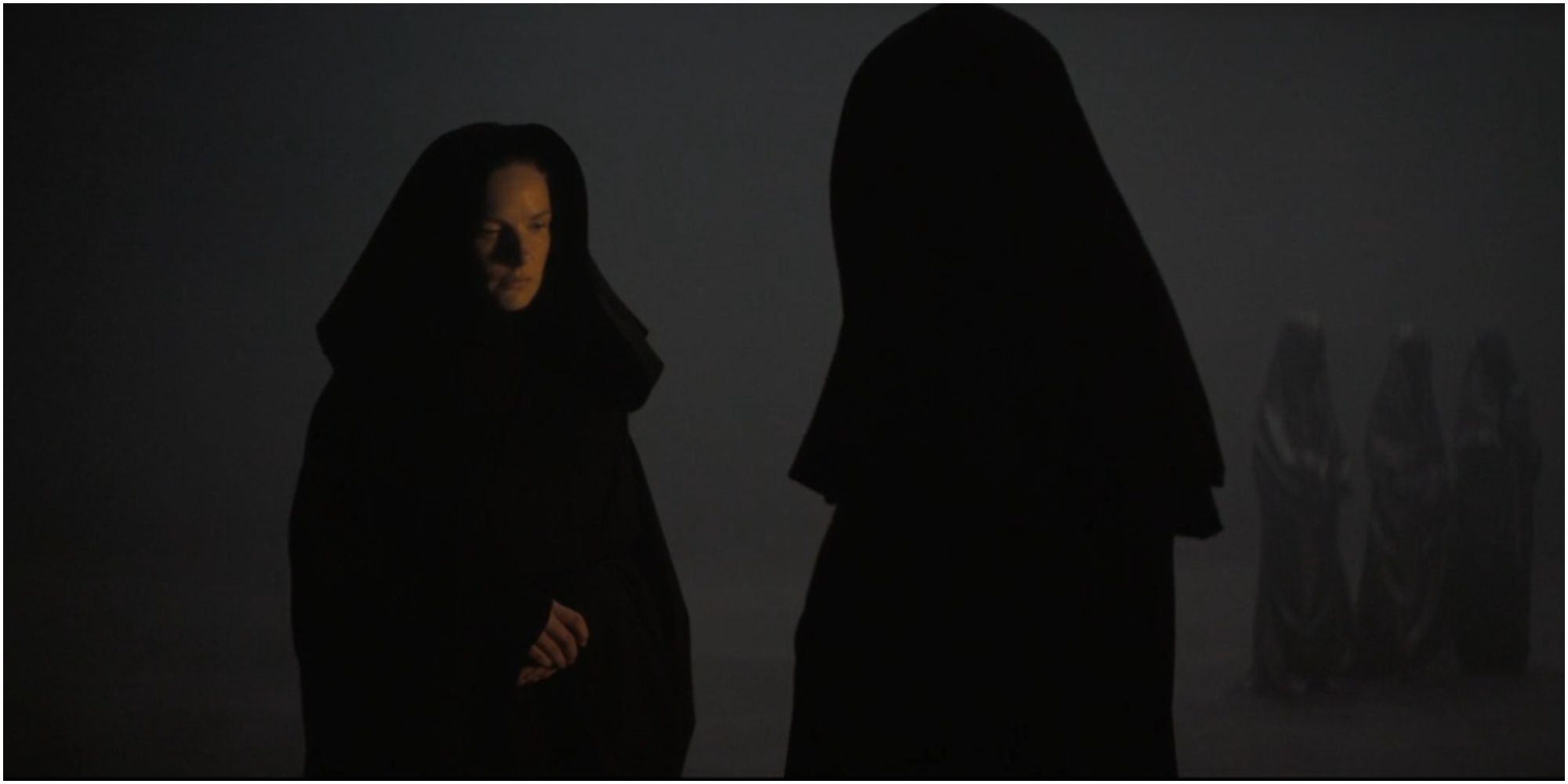 Lady Jessica talking to Gaius Helen Mohiam in Dune. 