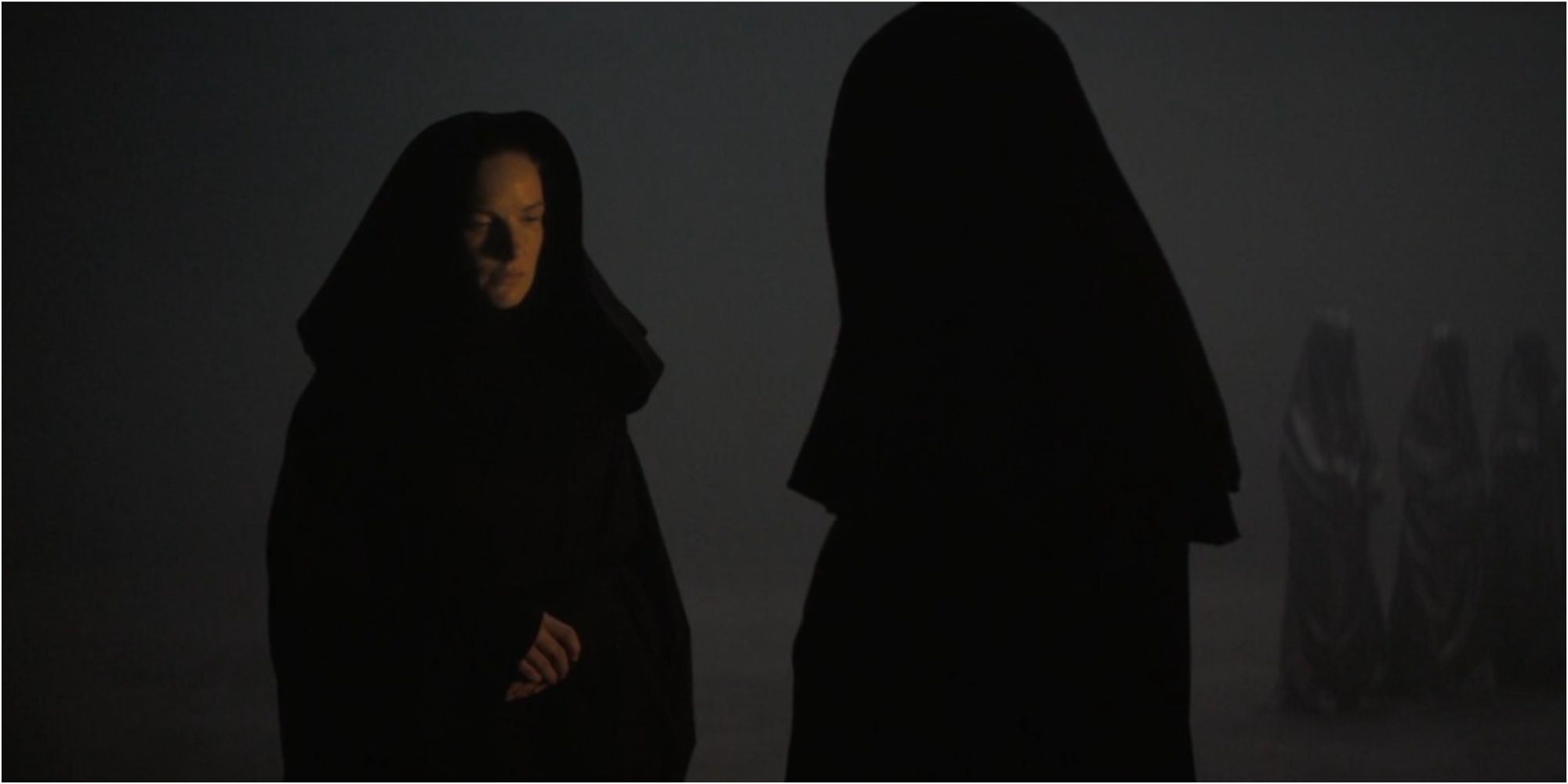 Lady Jessica talking to Gaius Helen Mohiam in Dune.