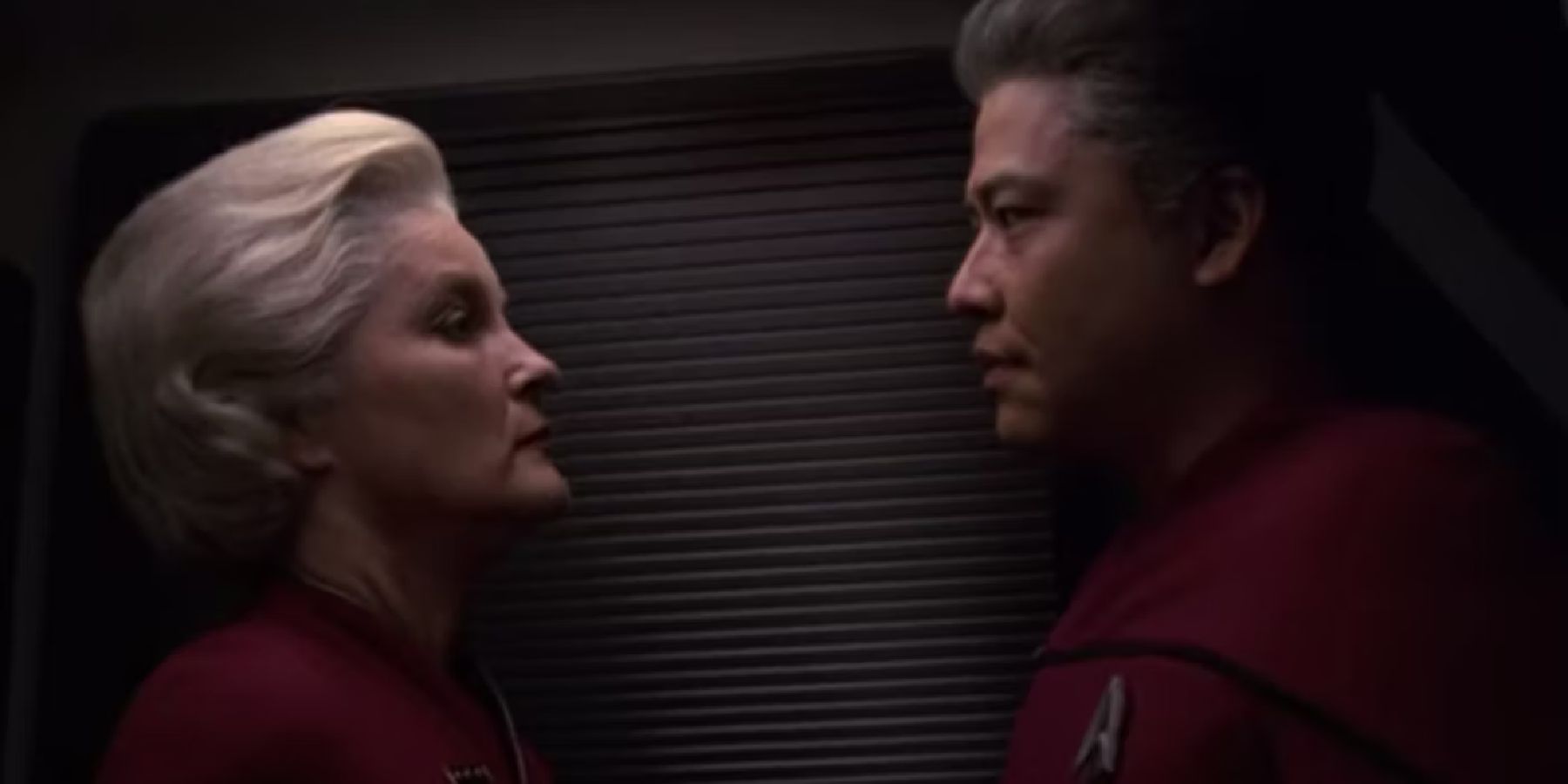 Harry Kim and Janeway talking in Endgame