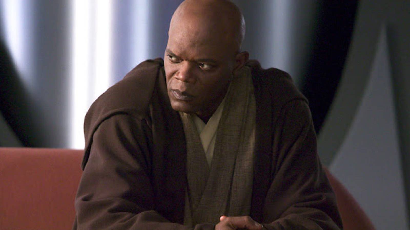 Mace Windu sitting in the Jedi Temple