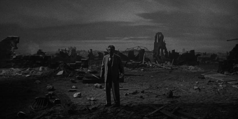 Bemis explores the wasteland in The Twilight Zone's "Time Enough At Last".