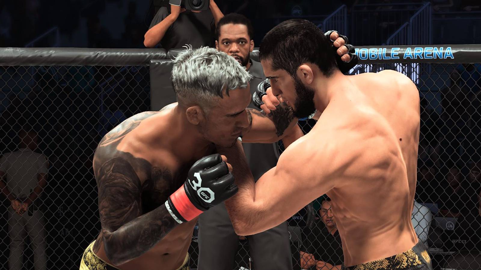 UFC 5 Oliveira with the clinch