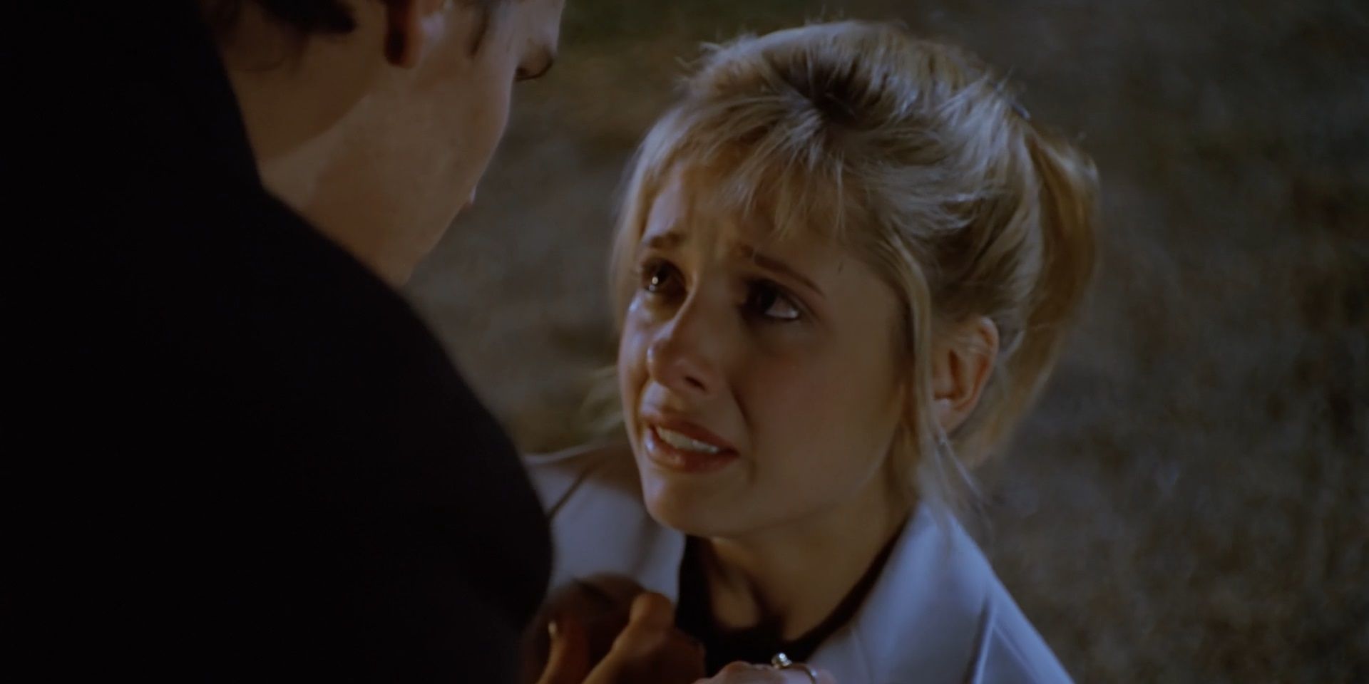 Buffy and Angel in the episode "Amends".