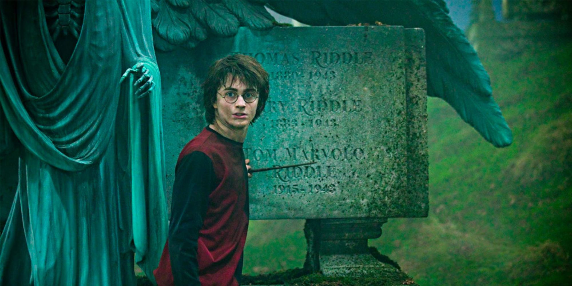 Harry Potter and the Goblet of Fire, Harry in the Graveyard, the Riddle family's tombstone