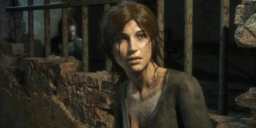 Lara Croft Alone in Rise of the Tomb Raider