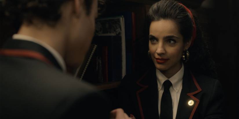 maria-gabriela-de-faria-deadly class Cropped